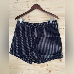 LIZ CLAIBORNE Women's Size 10 Petite Black & White Stitched Patterned Sh…